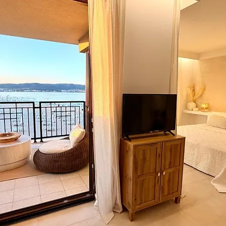 Oasis Vip Club - Boutique Studio Apartman Napospart