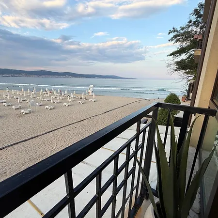 Oasis Vip Club - Boutique Studio Napospart