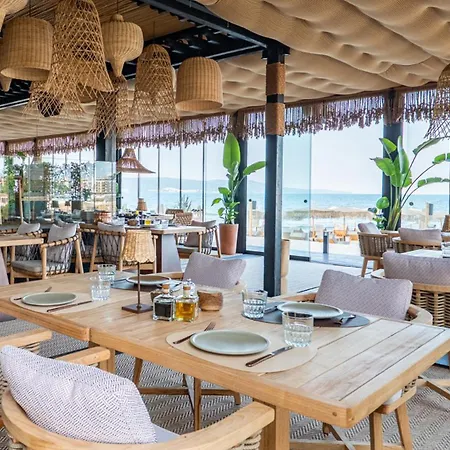 Oasis Vip Club - Boutique Studio Napospart