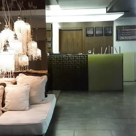 Oasis Vip Club - Boutique Studio Napospart